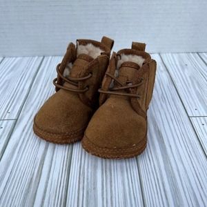 Uggs Nuemel Infant Boots sz 0/1